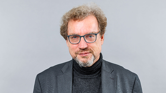 Dr. Achim Kampf