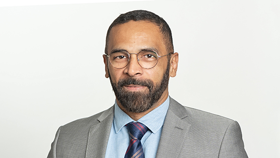 Dr. Julio Pereira