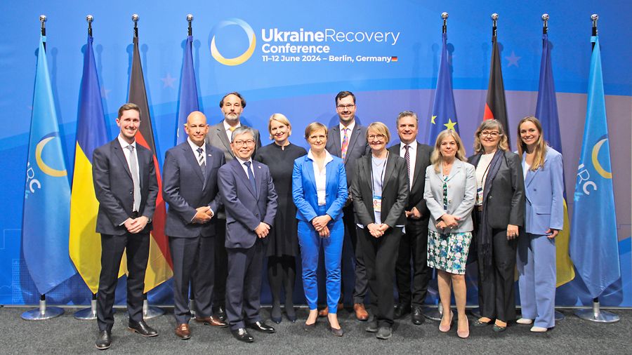 Insgesamt 13 Exportkreditagenturen und Investitionsversicherer wollen zusammenarbeiten, um Unterstützungsmaßnahmen fürs Ukraine-Geschäft zu stärken | © GIZ/Aurelius Gatzweiler Insgesamt 13 Exportkreditagenturen und Investitionsversicherer wollen zusammenarbeiten, um Unterstützungsmaßnahmen fürs Ukraine-Geschäft zu stärken