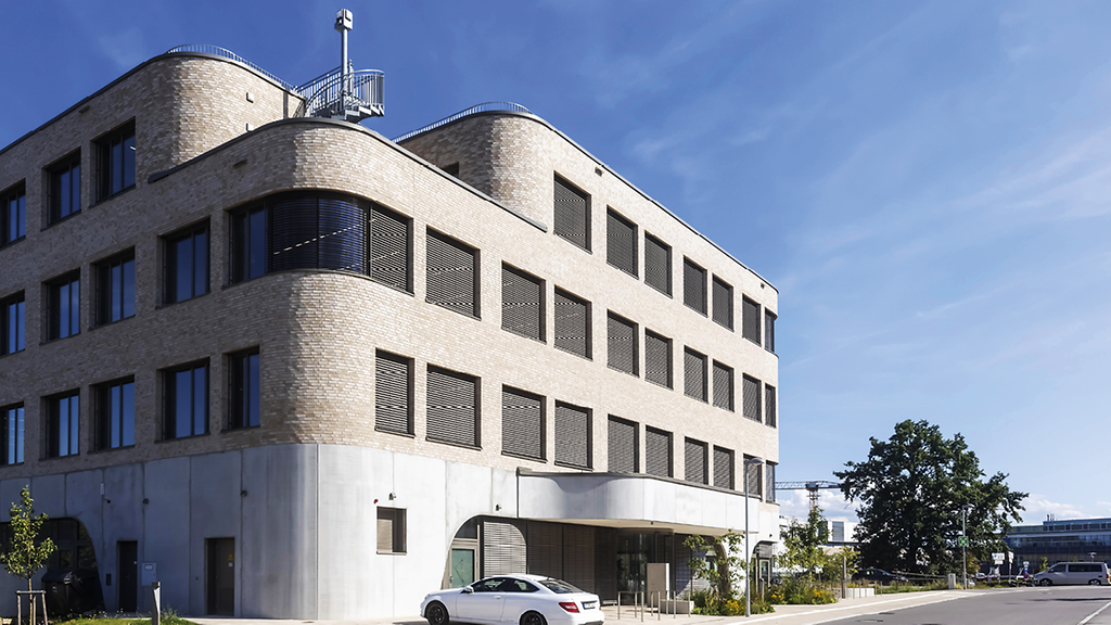 Amazon’s new artificial intelligence research and development center in Cyber Valley, Tübingen, where it collaborates with the Max Planck Society and local universities. | © picture alliance/imageBROKER/Arnulf Hettrich