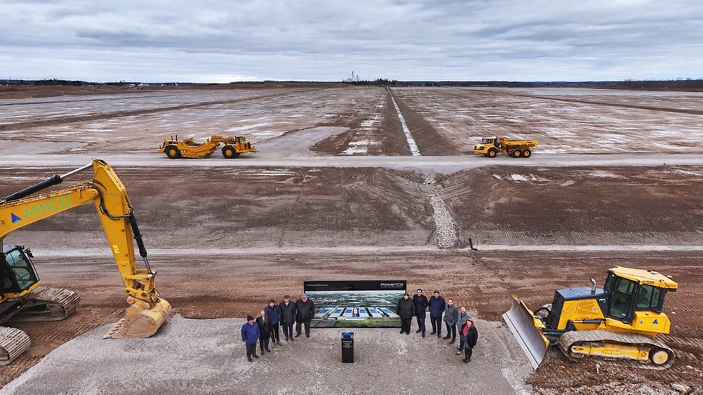 In St. Thomas, Ontario, entsteht die erste Gigafactory des Volkswagen-Konzerns in Übersee. Bis zu 3.000 Mitarbeiter sollen dort ab 2027 Batterien für E-Fahrzeuge produzieren. Geplant sind Investitionen in Höhe von insgesamt 4,8 Milliarden Euro bis zum Jahr 2030.