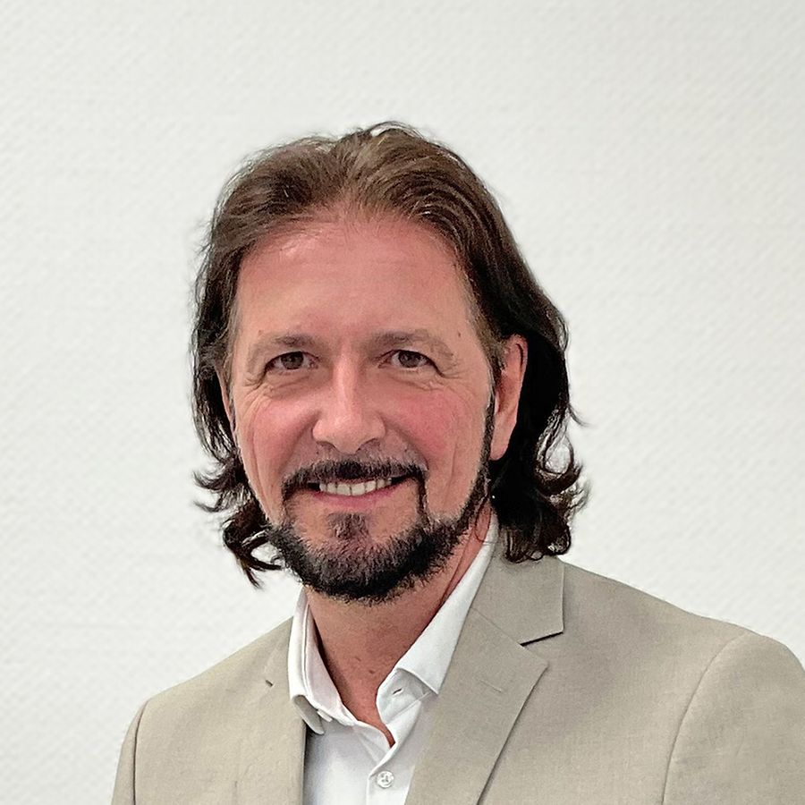 Frank Eggert, Vertriebsleiter für Osteuropa, Asien, Nahost, Dr. Hahn GmbH & Co. KG, Vertrieb in Saudi-Arabien - Türbänder