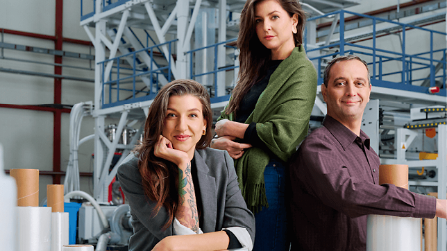 Folie aus Mais: Gergana Stancheva, Angela ­Ivanova und Philipp Ublekov (von links) wollen mit Lam'on im Ausland expandieren.