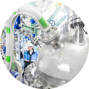 2016-056-3_bearbeitet_rund_klein | © Covestro AG Reycling von Kohlendioxid: Anteilig kann Covestro nun bis zu 50 Prozent fossile Rohstoffe in den Produkten ersetzen.