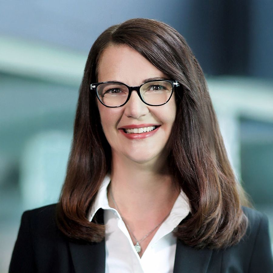 Alexandra Lutz, Leiterin, Kompetenzzentrum für deutsche Exportfinanzierungen bei der AHK Singapur