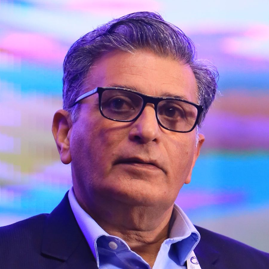 Parvez Iftikhar, Telekommunikation in Pakistan