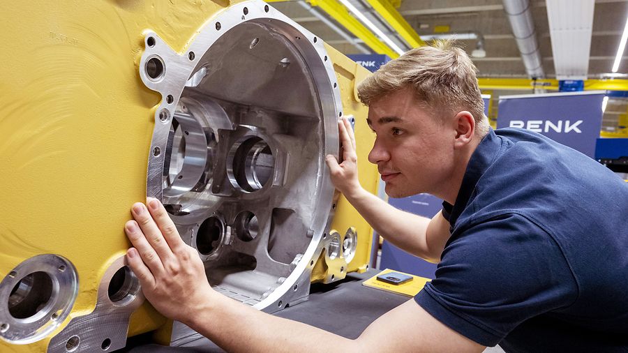 Blick in die Produktion der Renk Group: Hier entstehen unter anderem Getriebesysteme für den Kampfpanzer Leopard 2.