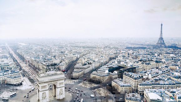 Frankreich: Bogen de Triomphe | © GettyImages/Orbon Alija
