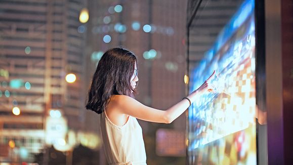 advertising-goes-digital-1159551754