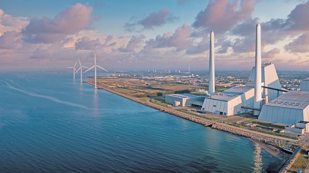 Aerial view of the ECO ESG green power station. | © ingusk - stock.adobe.com